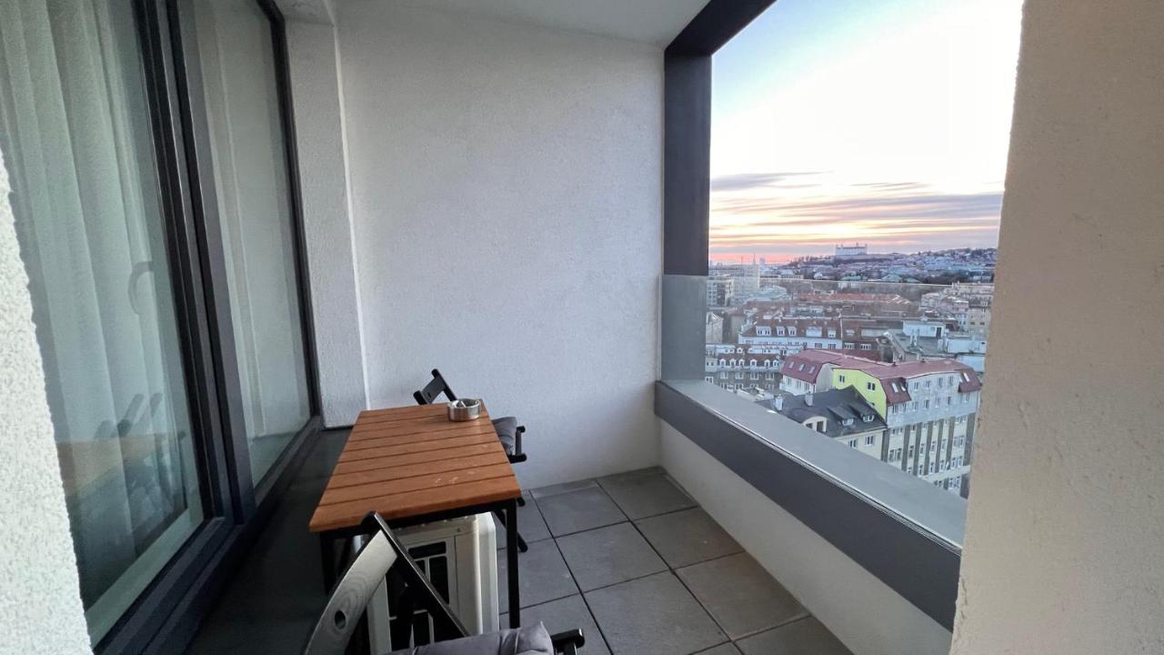 2 Room Apartment, With A View Of The Castle Bratislava Dış mekan fotoğraf