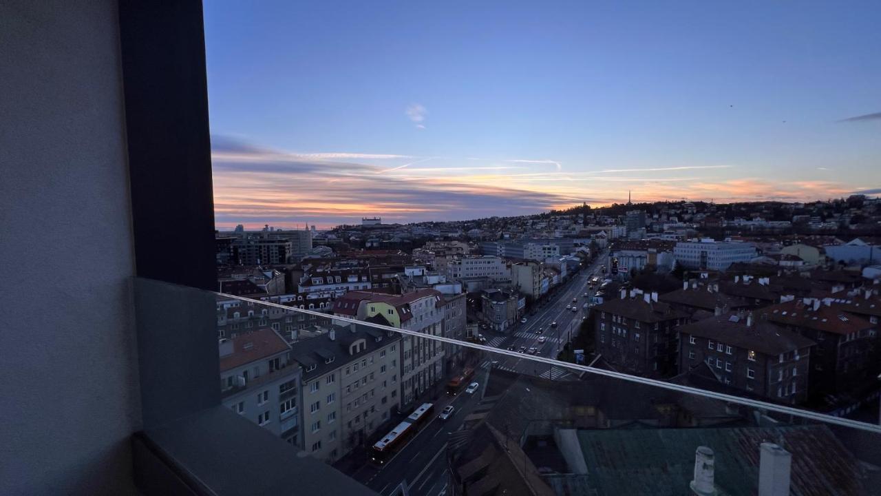 2 Room Apartment, With A View Of The Castle Bratislava Dış mekan fotoğraf